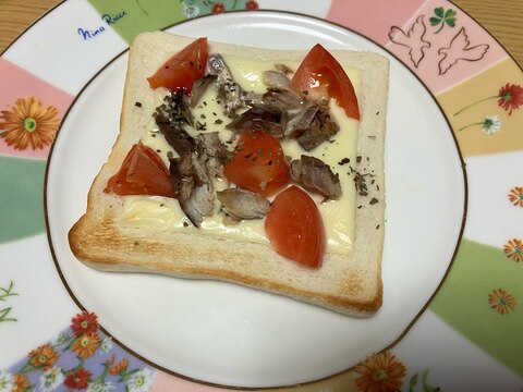 サバ缶とトマトのチーズトースト☆彡